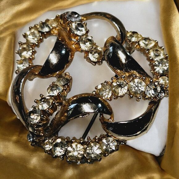 Vtg Interlocking Chain Brooch Open Flower Rhinestones Gold Tone Statement Pin - Picture 8 of 8